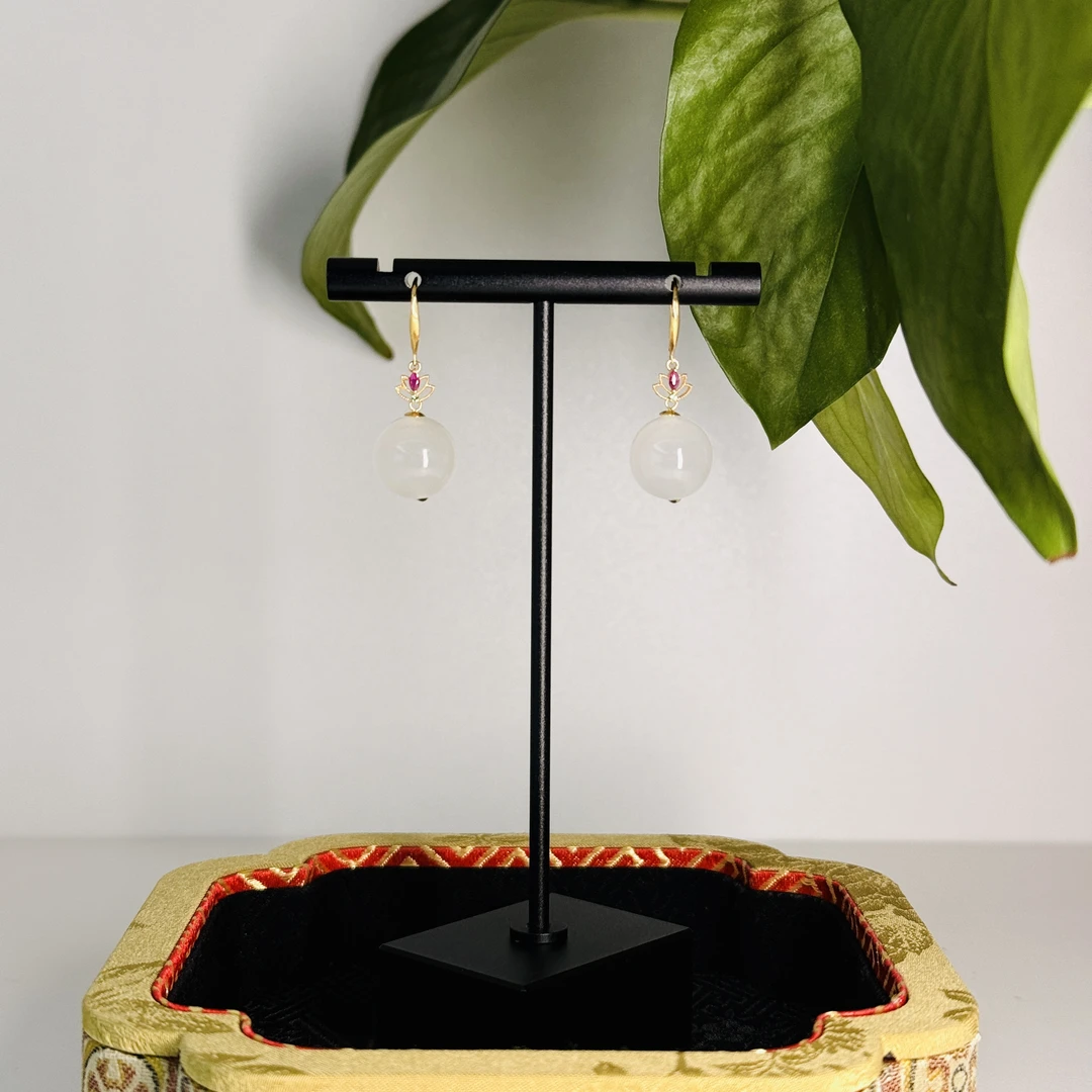 壹屿珠宝 2025119   18k金镶嵌和田玉典藏耳饰