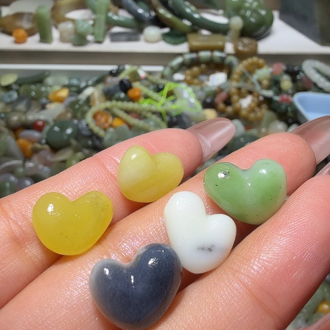 和田玉未镶嵌珠宝奇石