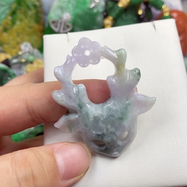 翡翠未镶嵌吊坠(赠链)