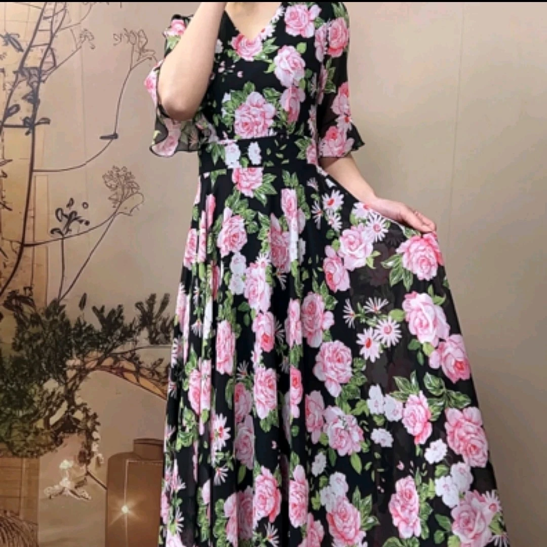 嫣雨蔻时尚高品质法式修身优雅印花连衣裙黑底红花X622-25荷叶袖