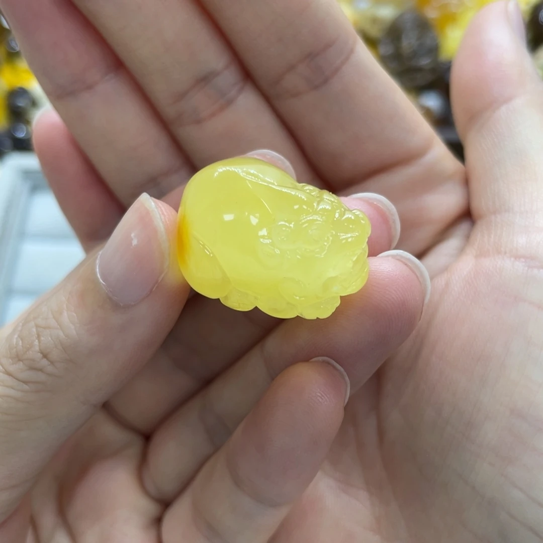 裸石琥珀未镶嵌天然琥珀貔貅
