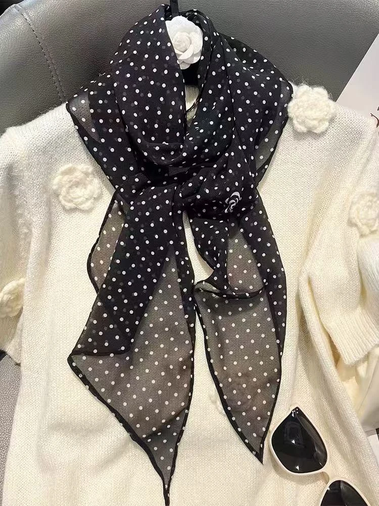 1073 薄款轻职风法式复古港风波点丝巾黑色洋气时尚百搭赫本风
