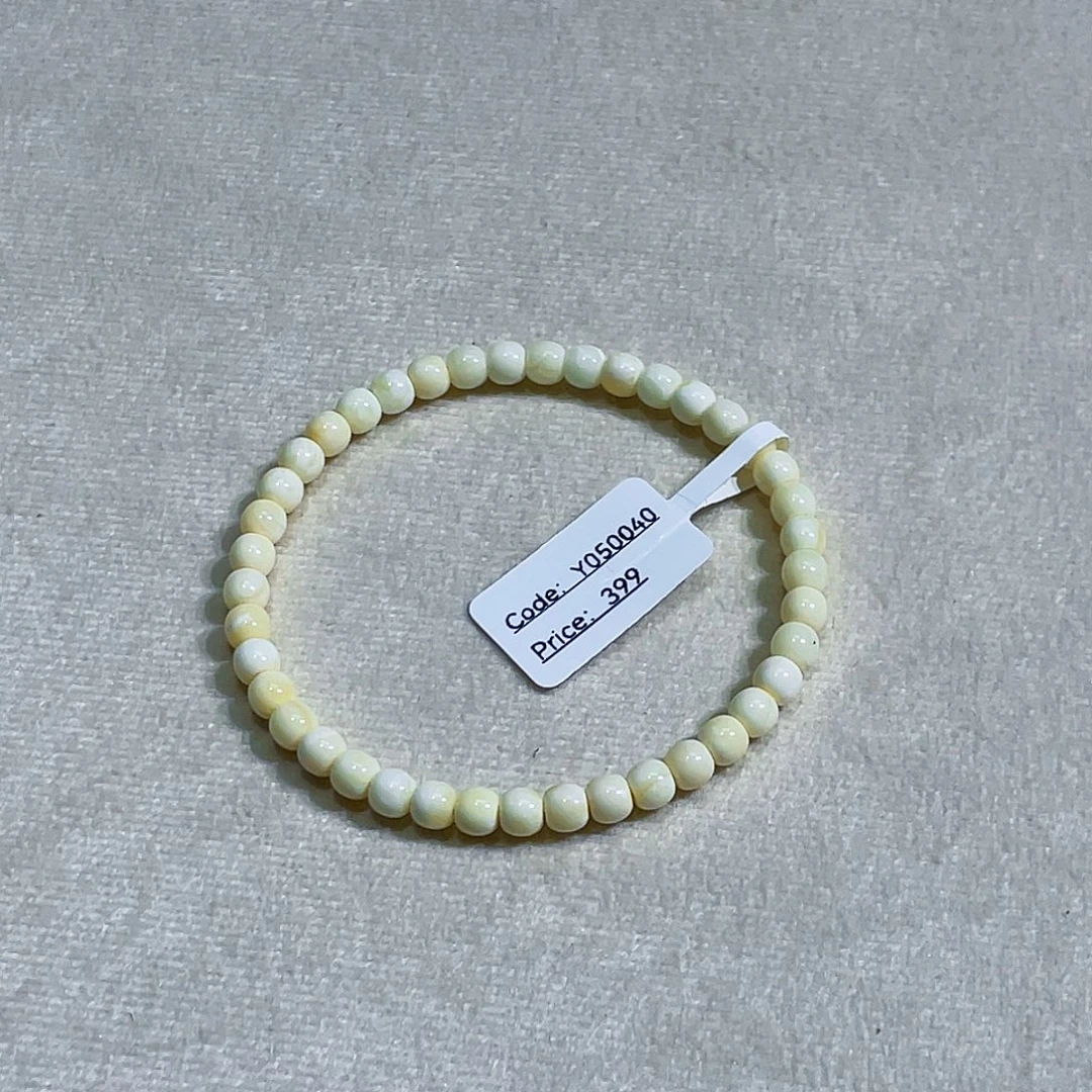 琥珀未镶嵌裸石Y050040