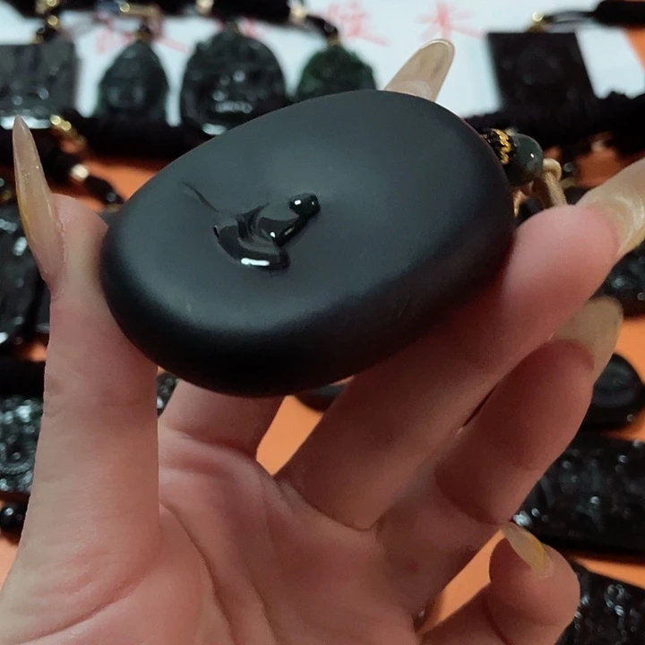 翡翠颈饰未镶嵌v****G翡翠吊坠