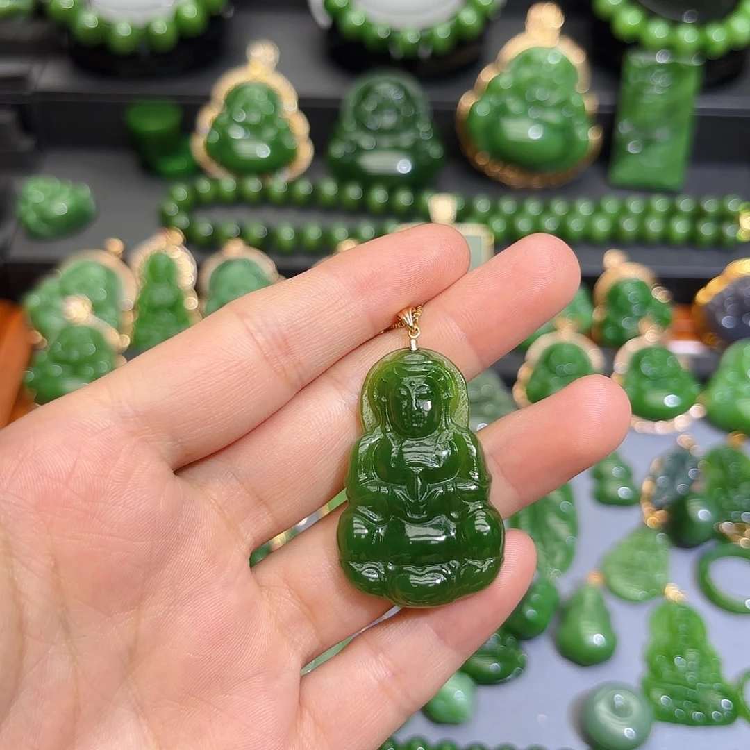 颈饰18K金镶嵌和田玉（碧玉）