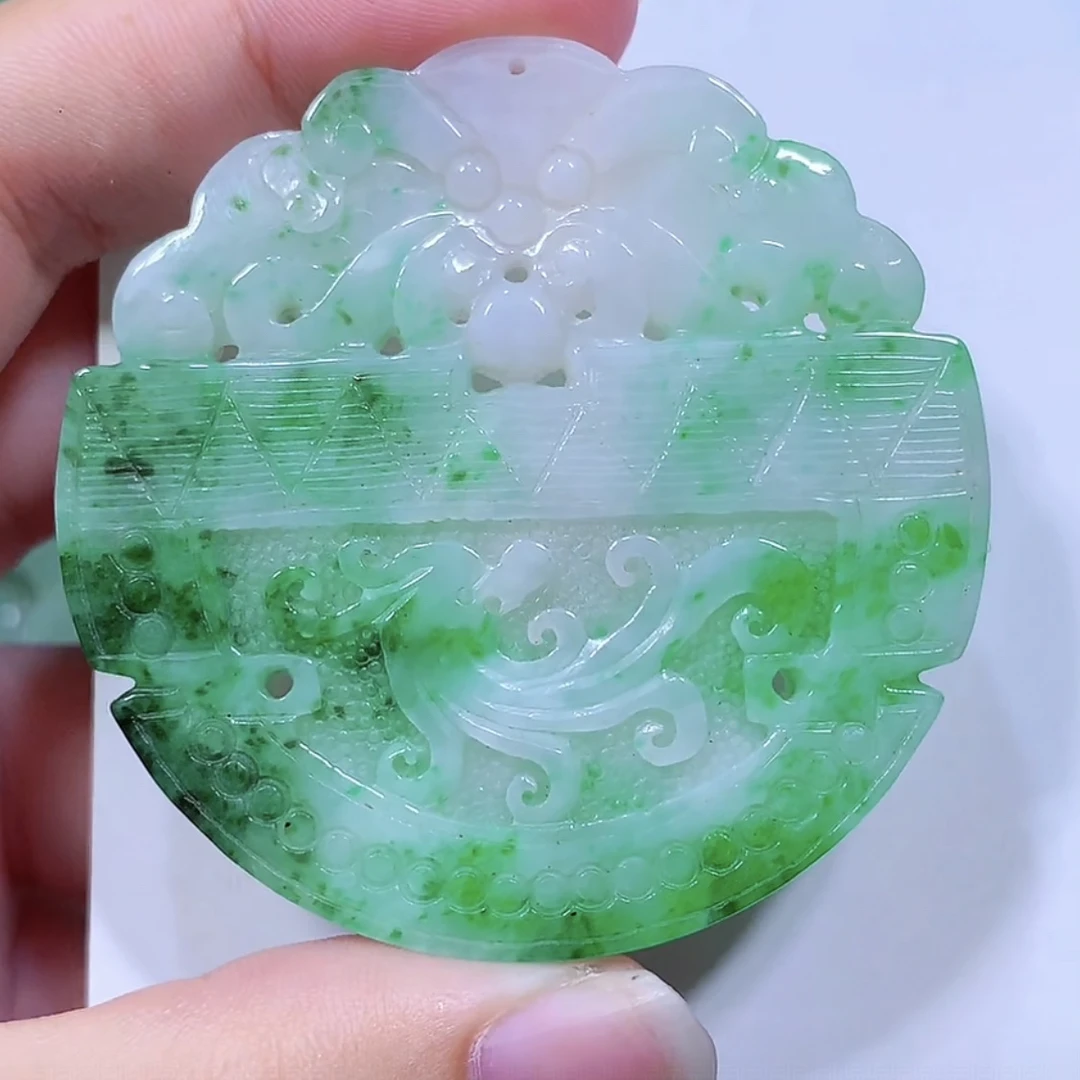 缅甸天然A货翡翠飘阳绿双面红仿古龙牌吊坠