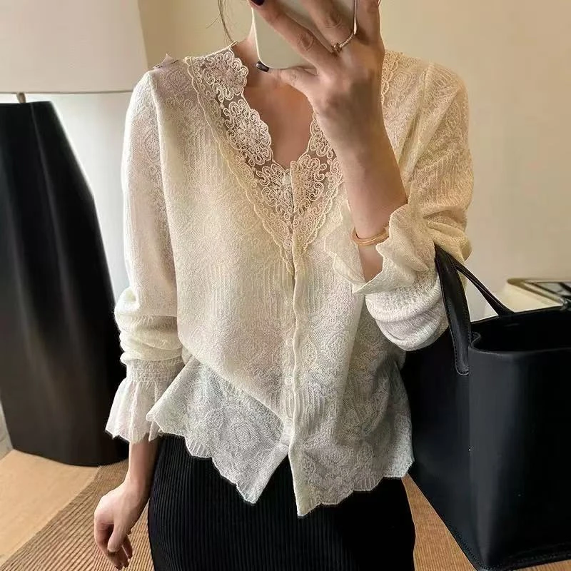 蕾丝钩花喇叭袖绵羊毛针织衫女欧洲站春装新款欧货女装打底衫