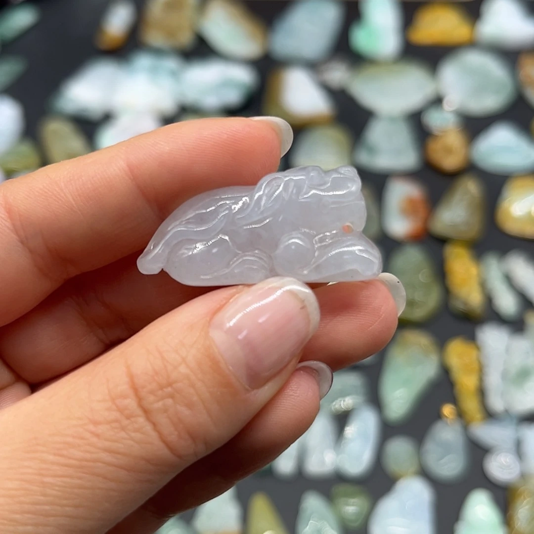 【闪购商品】翡翠颈饰未镶嵌狗狗