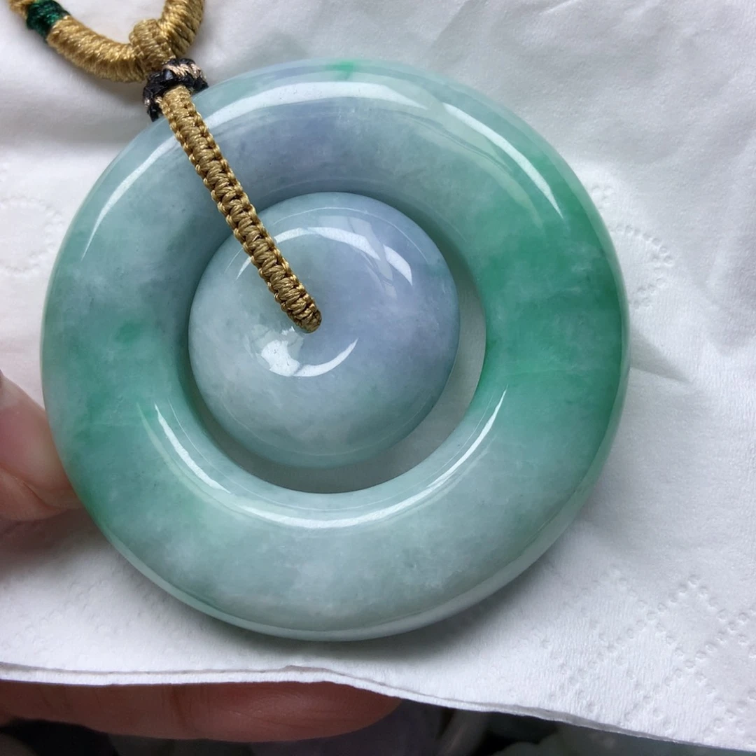 翡翠颈饰未镶嵌?天然翡翠