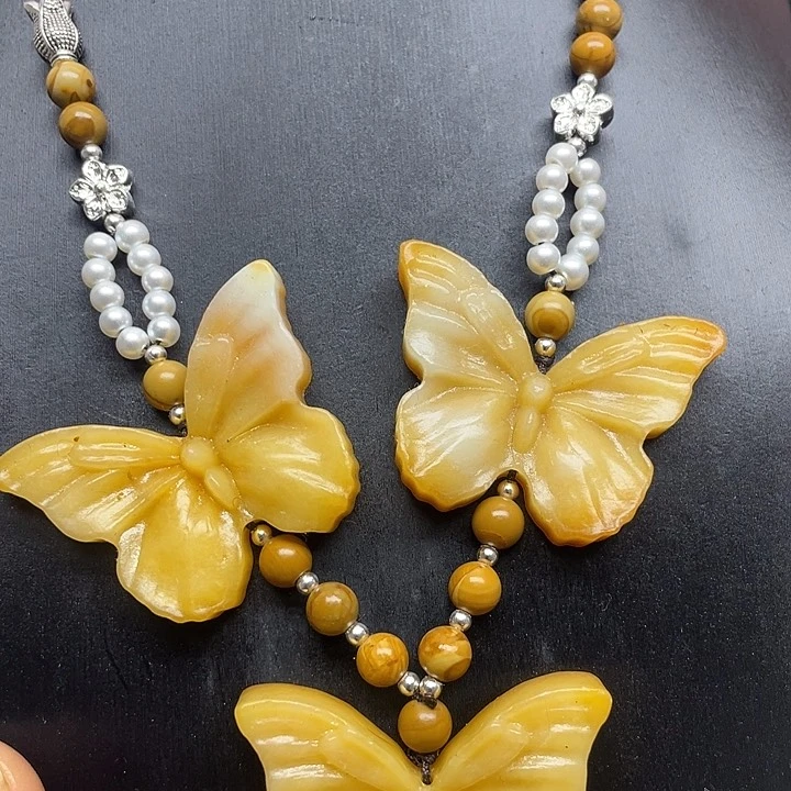 未镶嵌蛇纹石玉颈饰