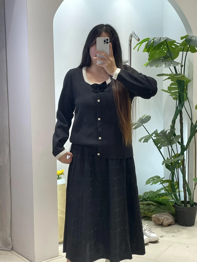 大码女装方领蝴蝶结上衣2024冬款胖mm气质毛衣女宽松针织衫22598