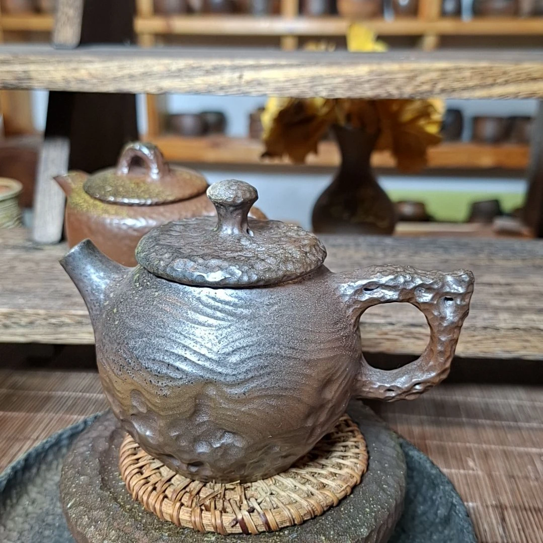 落***鲸坭兴陶纯柴烧壶180c