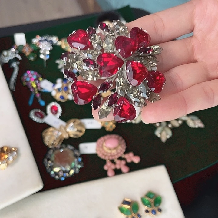 合成碳硅石合金Ｄ家胸针