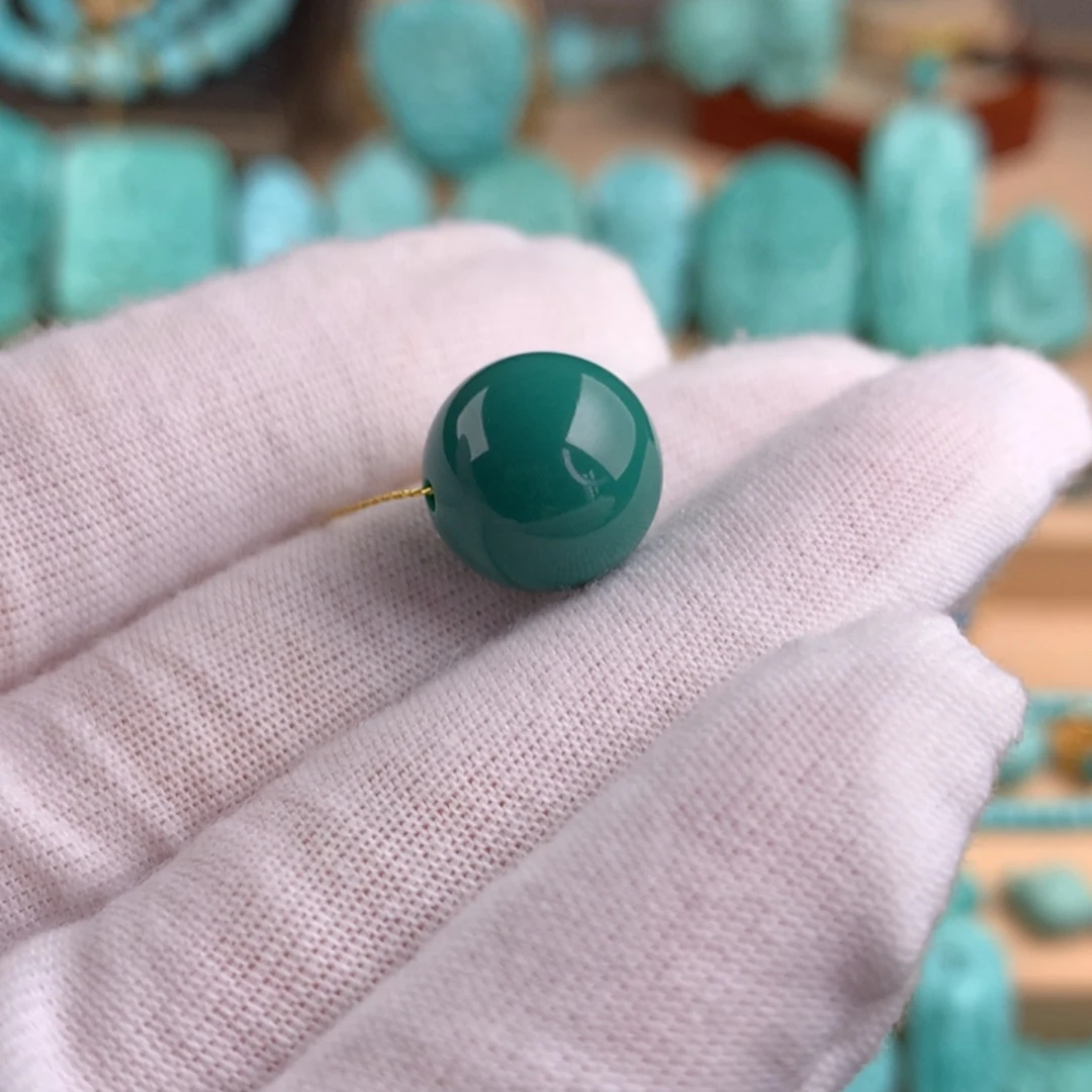L***M绿松石未镶嵌圆珠卡13.5