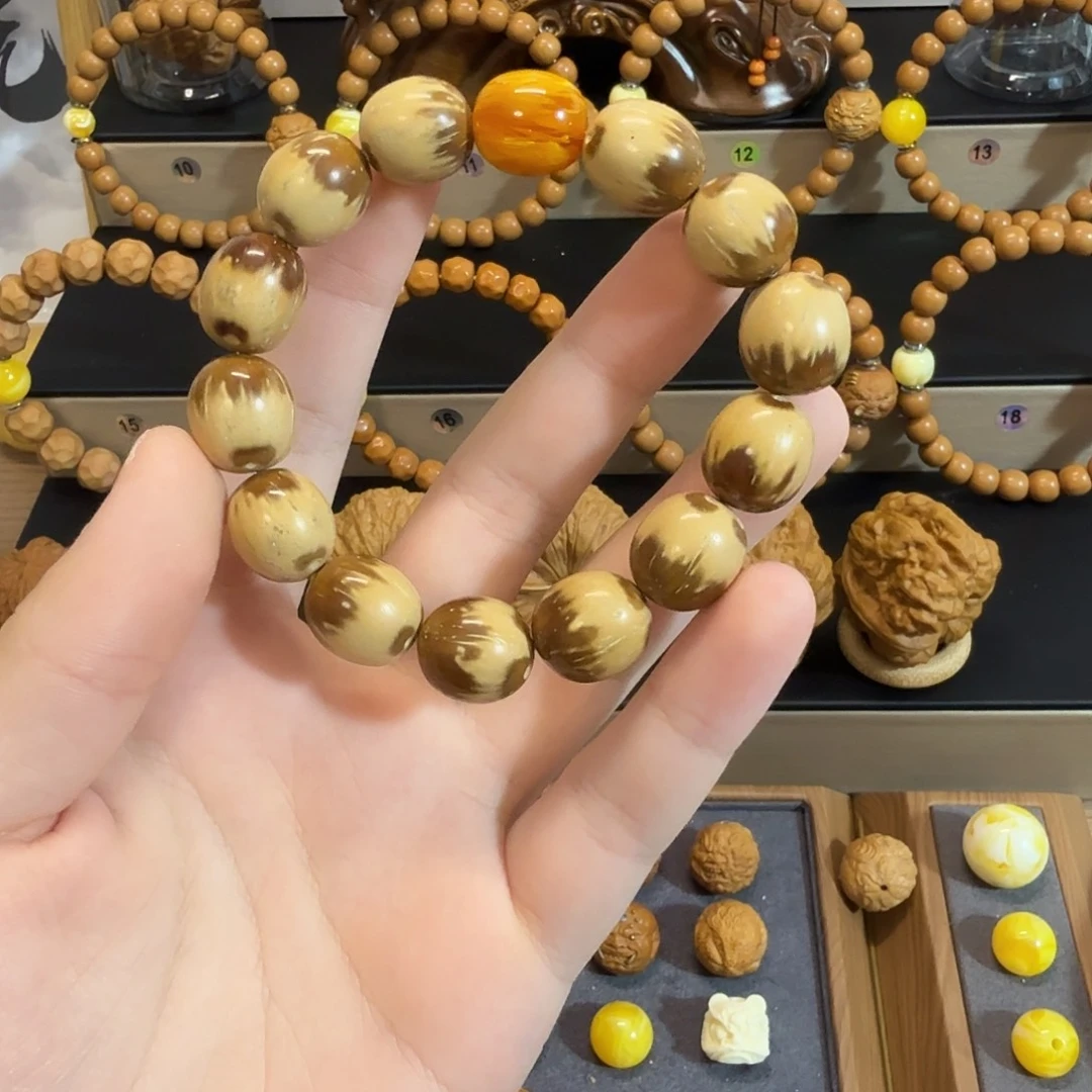 小***呀猴头核桃吊坠一条紫金鼠
