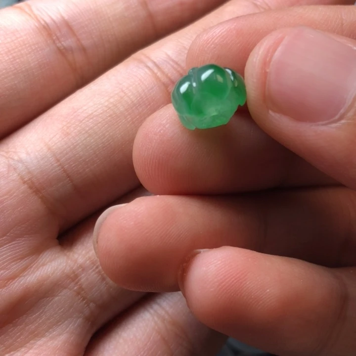 定制翡翠未镶嵌挂件