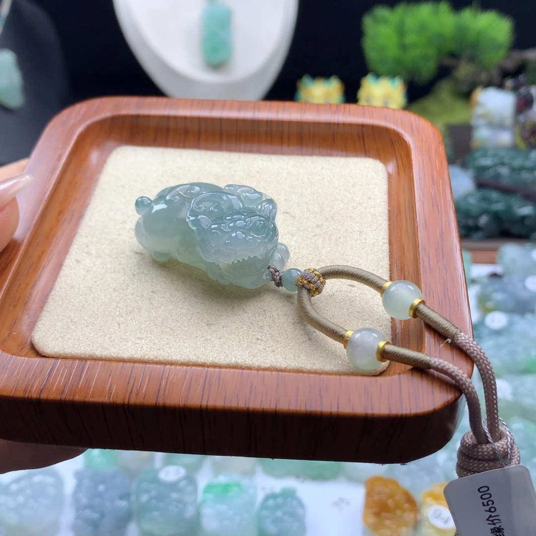 翡翠未镶嵌颈饰40