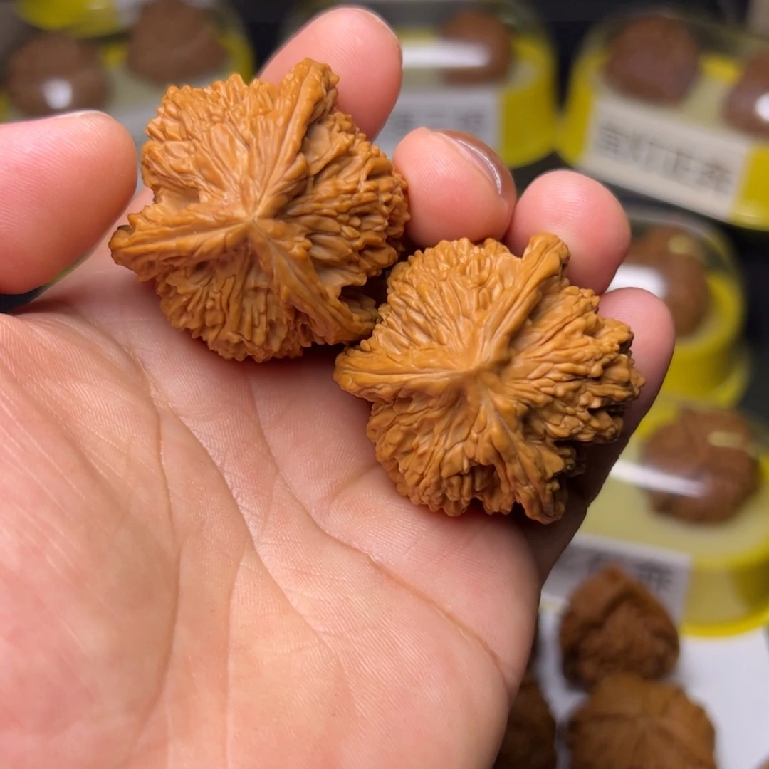 文玩核桃吊坠寂****烟虎奔