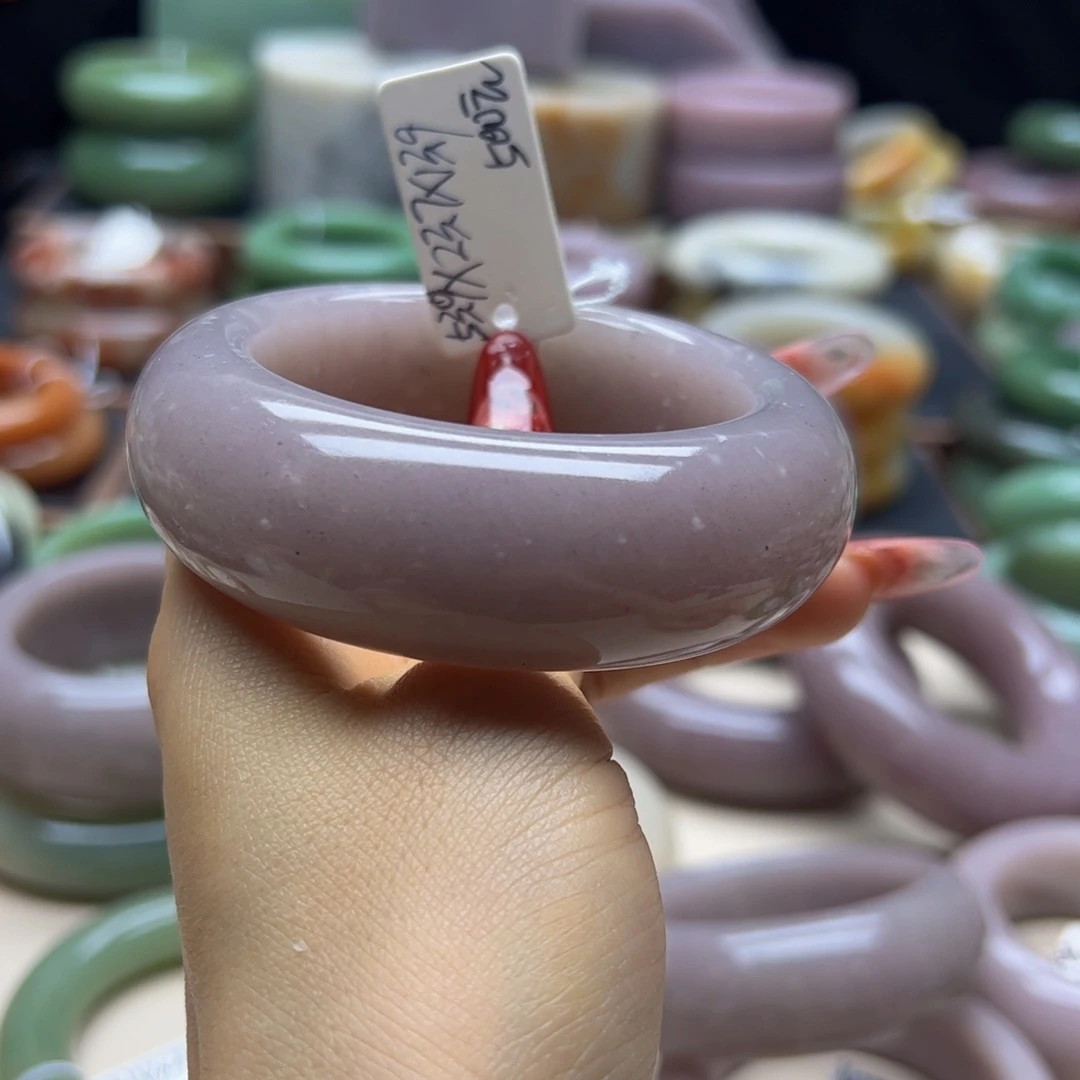 葱***e石英质玉未镶嵌手镯