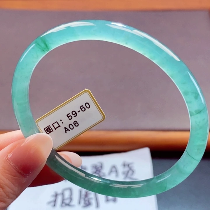 翡翠未镶嵌手镯翡翠手镯13