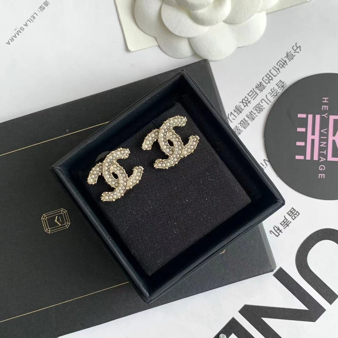 99新 Chanel/香奈儿 金色珍珠双c耳钉 20c  13659000