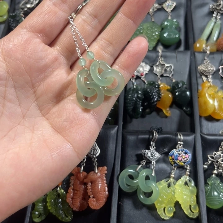 蛇纹石玉耳饰未镶嵌