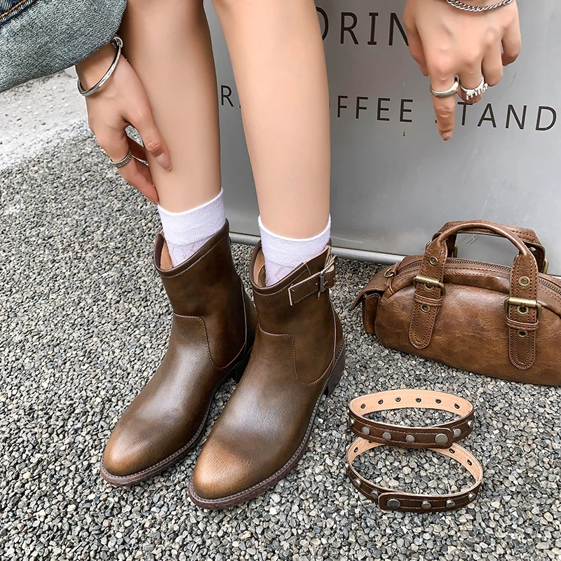 4CM法式优雅气质切尔西靴2025秋冬新款圆头粗跟铆钉皮带扣小短靴