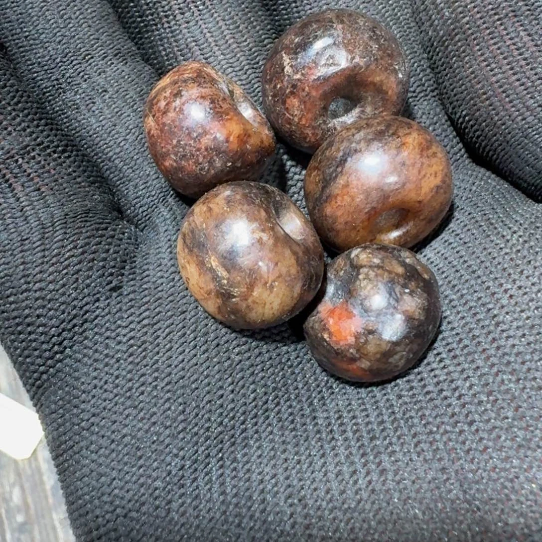 和田玉颈饰未镶嵌龙*