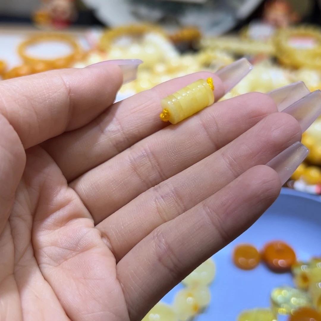 琥珀珠宝奇石未镶嵌