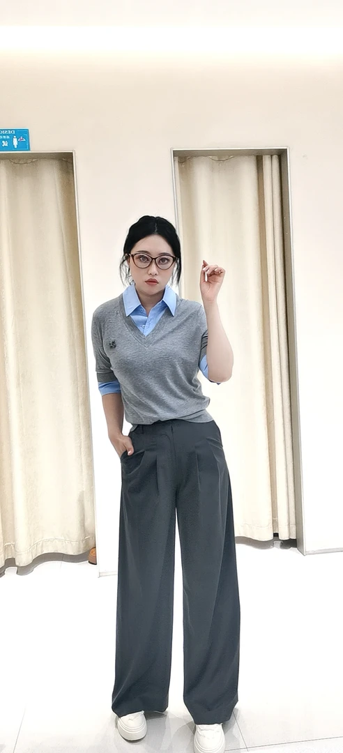 迪家时尚经典灰色上衣