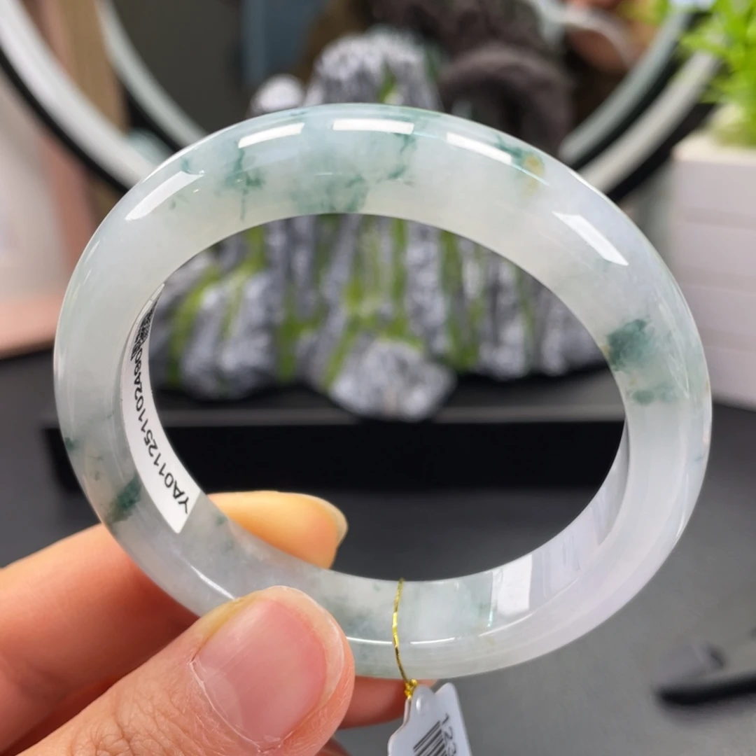 翡翠未镶嵌手镯冰透飘花