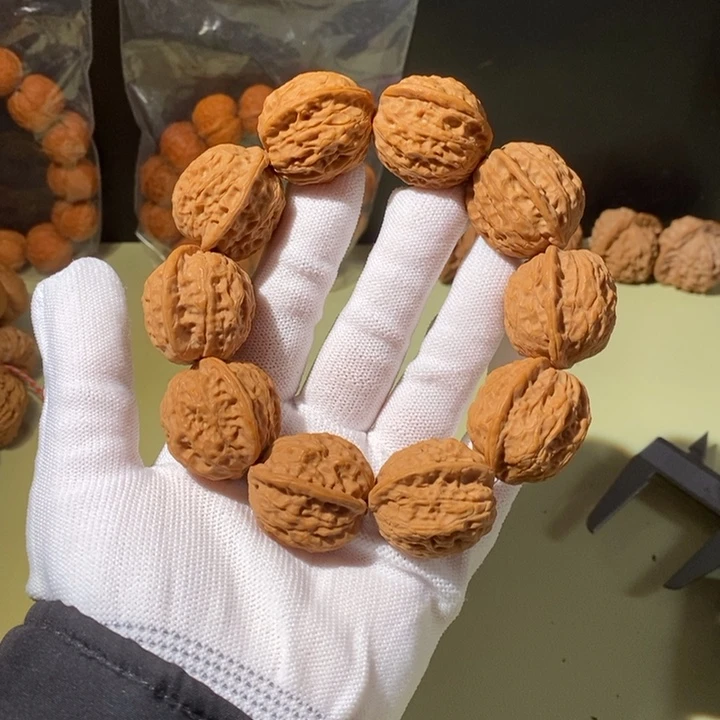 文玩核桃手串……11