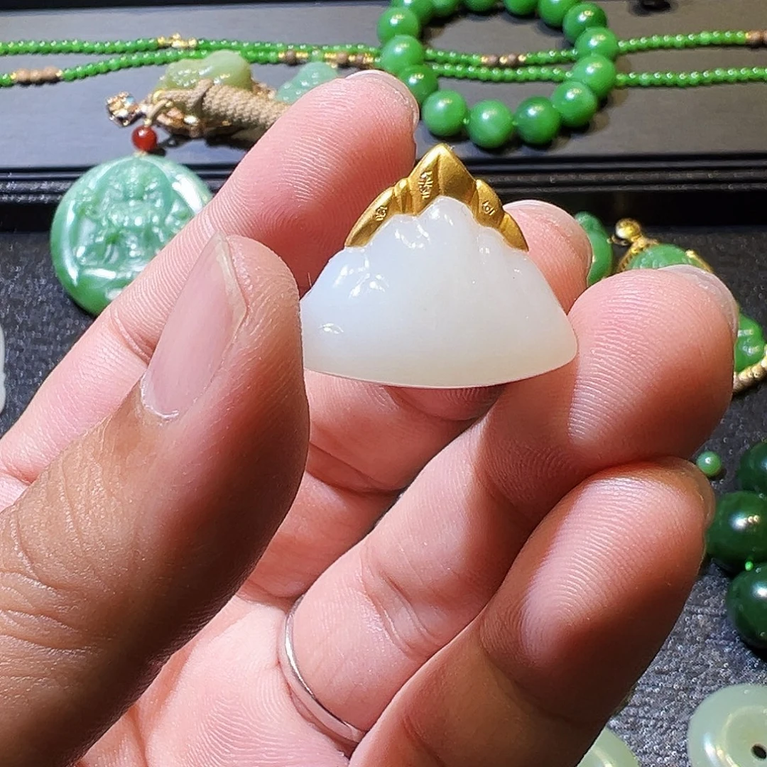 和田玉18K金镶嵌颈饰