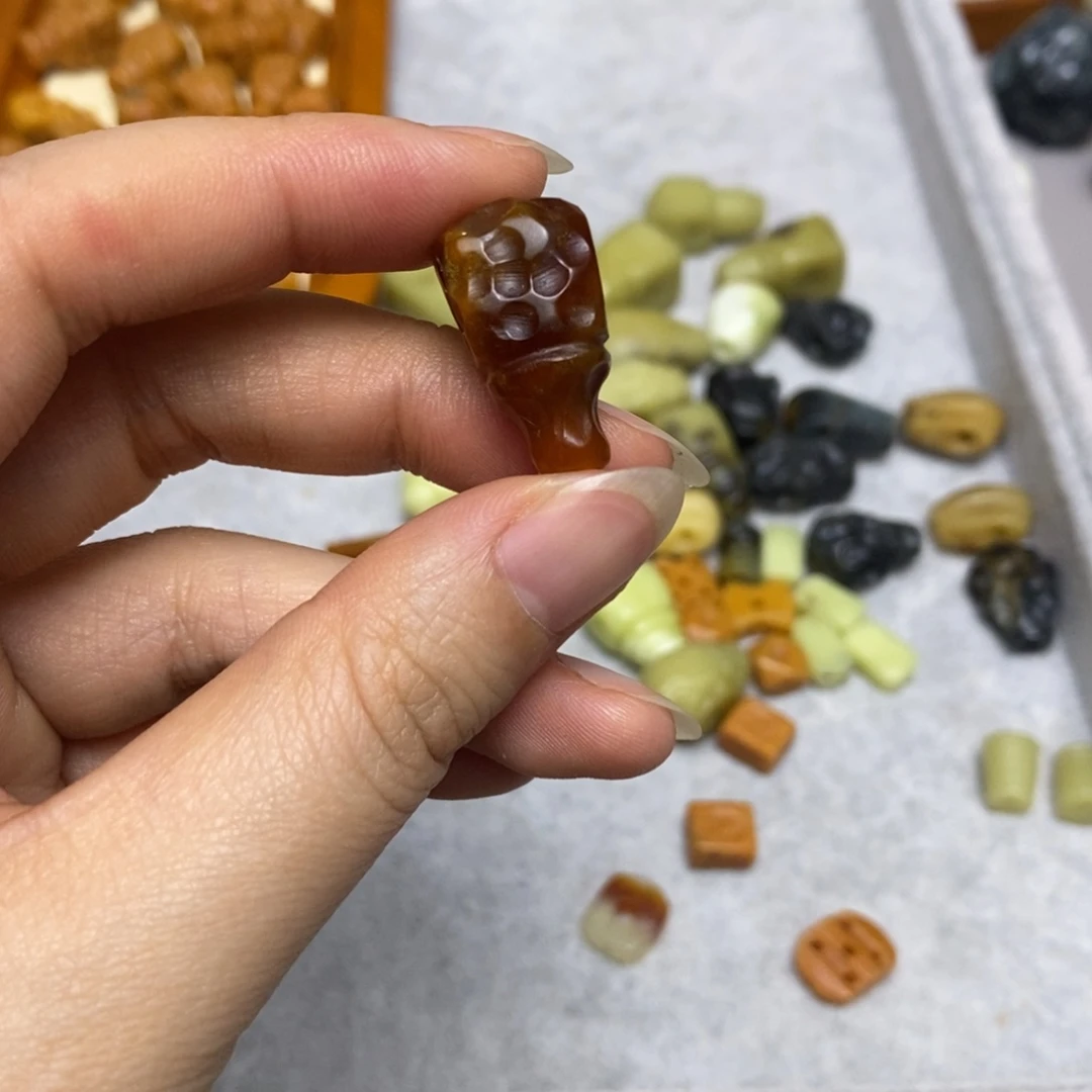 蛇纹石玉配饰合金?****?