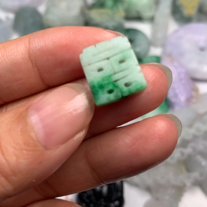 定制翡翠未镶嵌翡翠