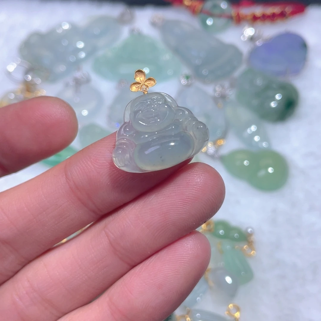 翡翠18K金镶嵌颈饰翡翠