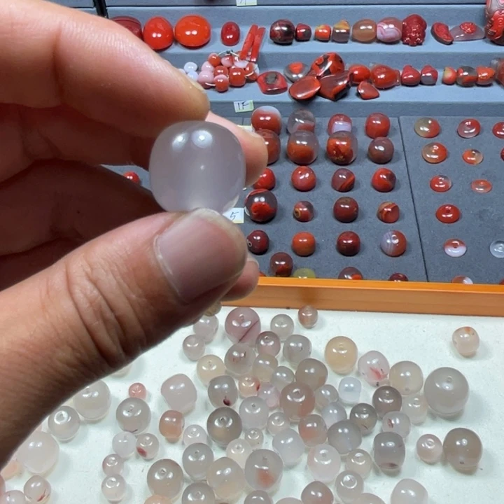 E***跋南红玛瑙冰飘老型未镶嵌