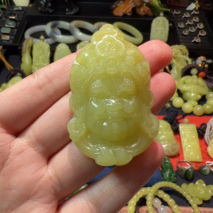 和田玉（黄玉）颈饰未镶嵌大*G