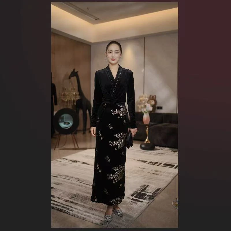 【Jier吉儿】原创设计师 气质刺绣连衣裙旗袍时尚V领显瘦A字裙复古