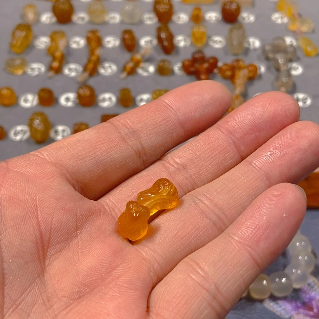 张****玛瑙/玉髓颈饰合金白菜