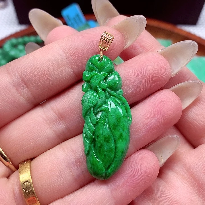 颈饰18K金镶嵌翡翠翡翠