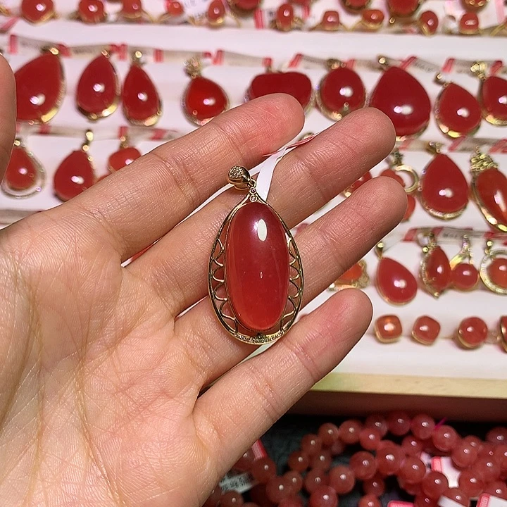 菱锰矿（红纹石）18K金镶嵌颈饰