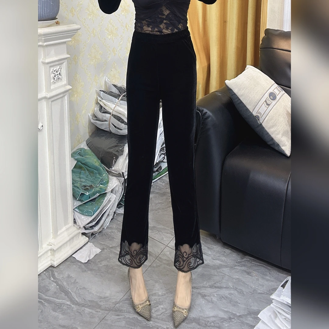 （7031）雅伊裳品2025年秋季新款显瘦百搭天鹅绒微喇裤女