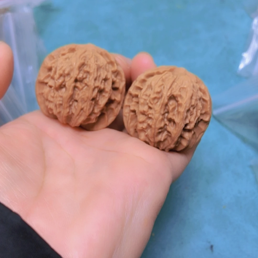 【闪购商品】摆件核桃36黄杆狮子头全品磕尖