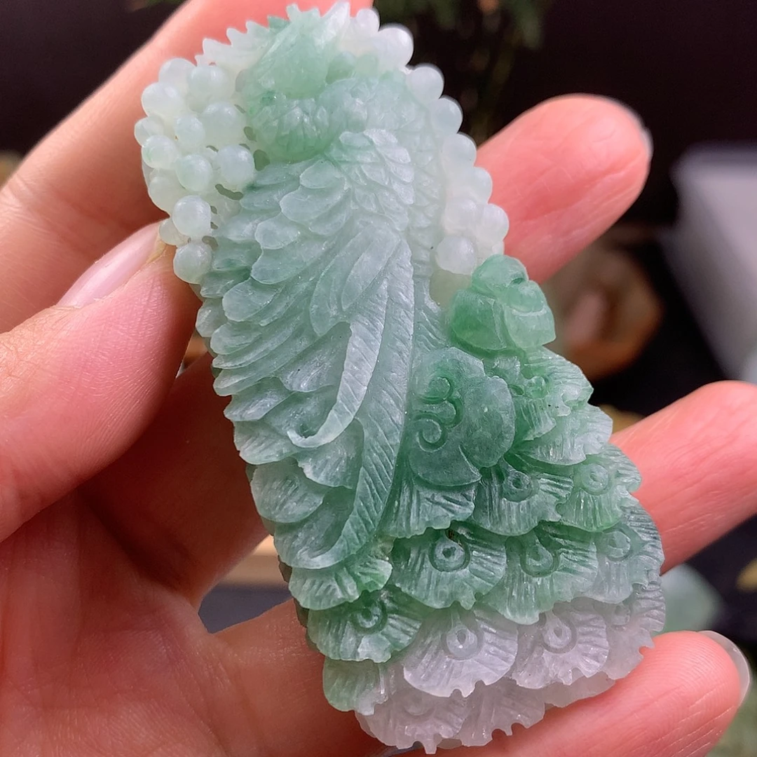 定制翡翠未镶嵌孔雀