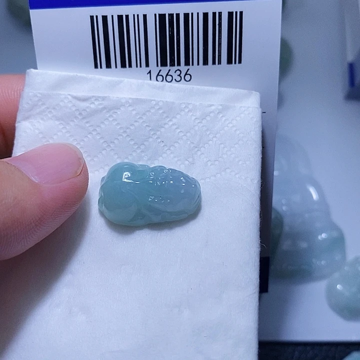 颈饰未镶嵌翡翠天光墟翡翠市场现金代购