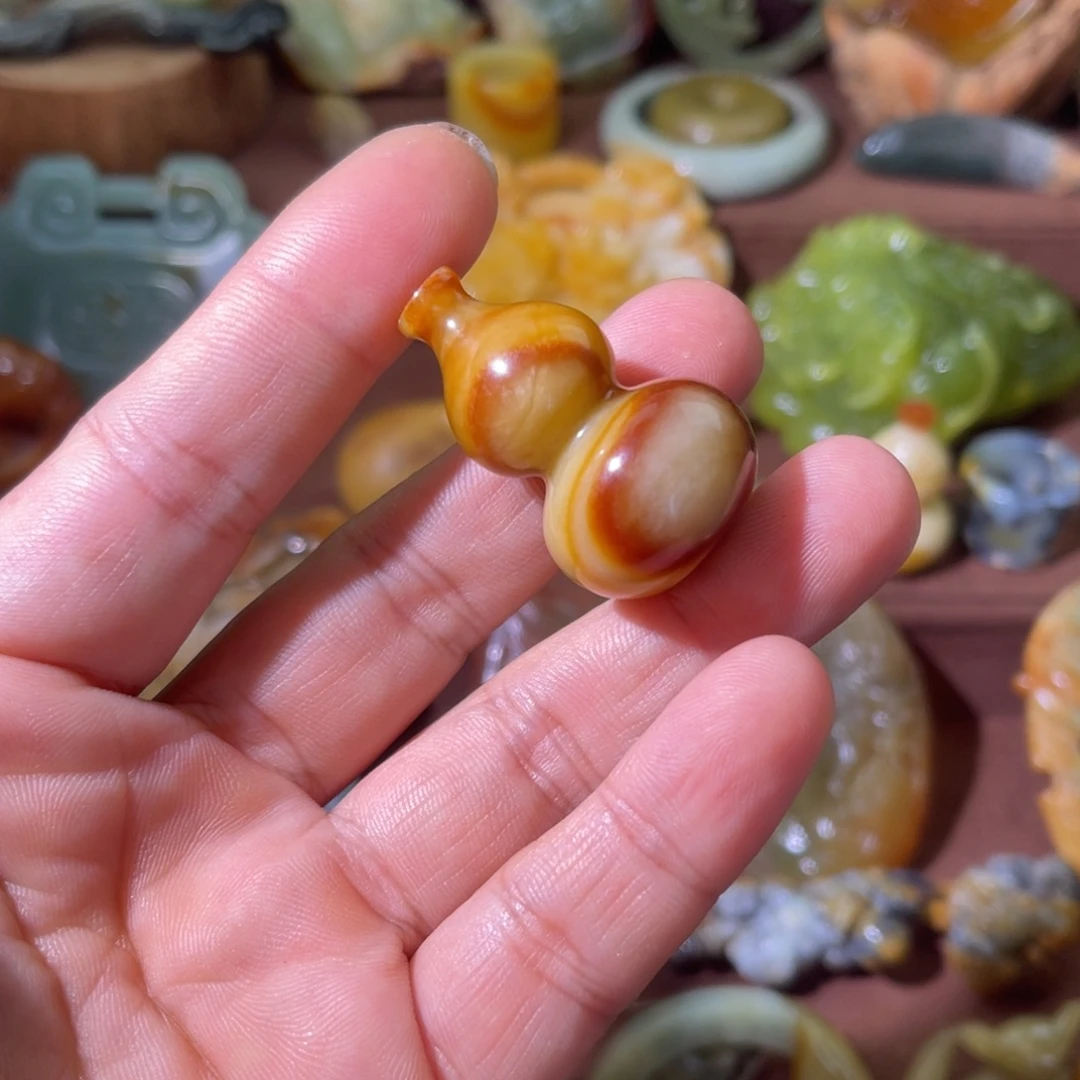 未镶嵌蛇纹石玉颈饰