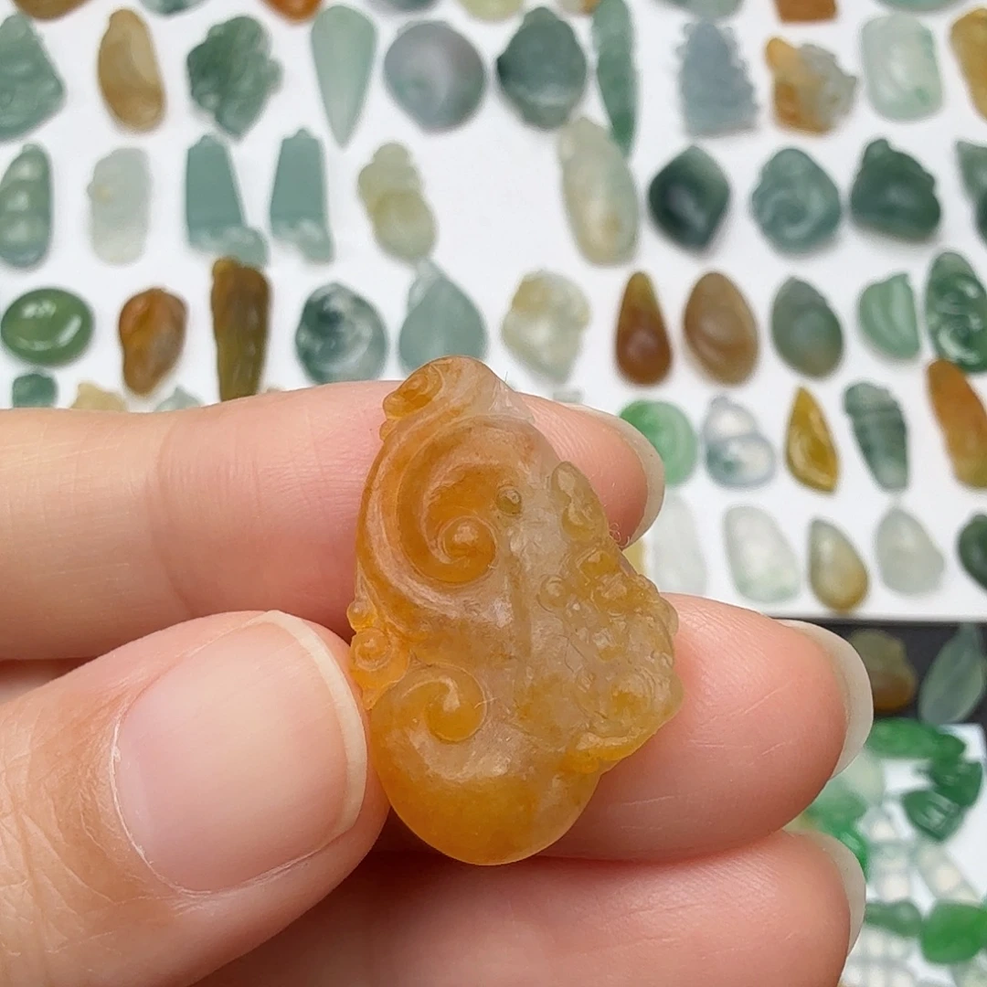 定制翡翠未镶嵌如意