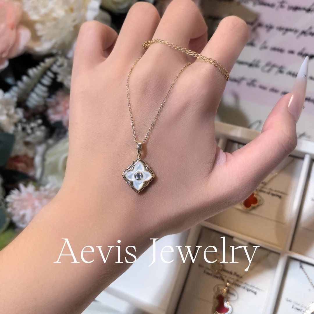 钛钢仿水晶吊坠 Aevis Jewelry幸运四叶草吊坠轻奢高级感锁骨链