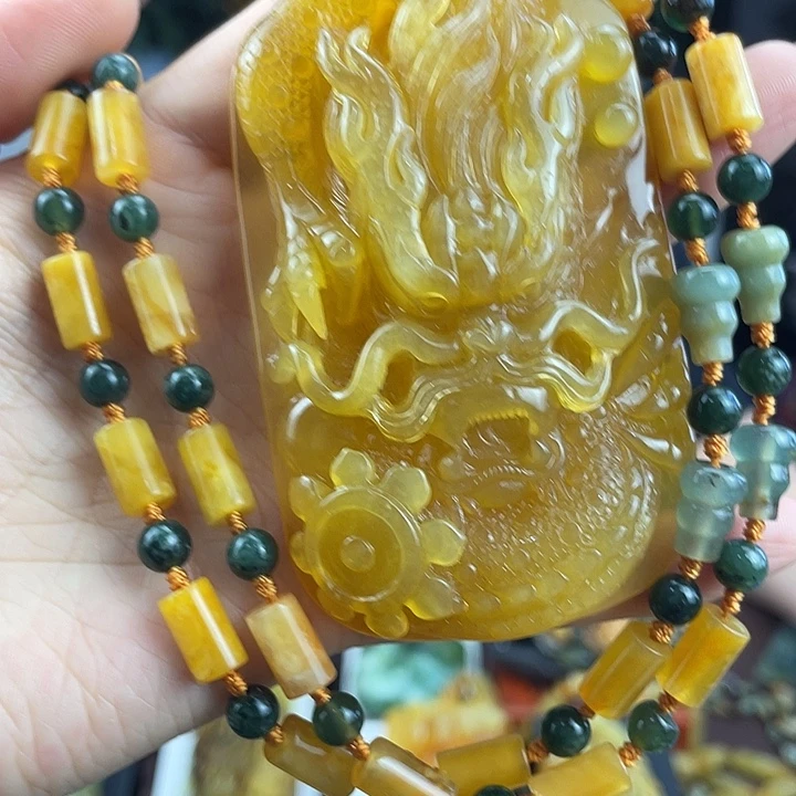 蛇纹石玉未镶嵌颈饰